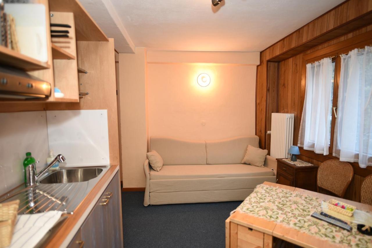 Hotel Genzianella Champoluc Bagian luar foto