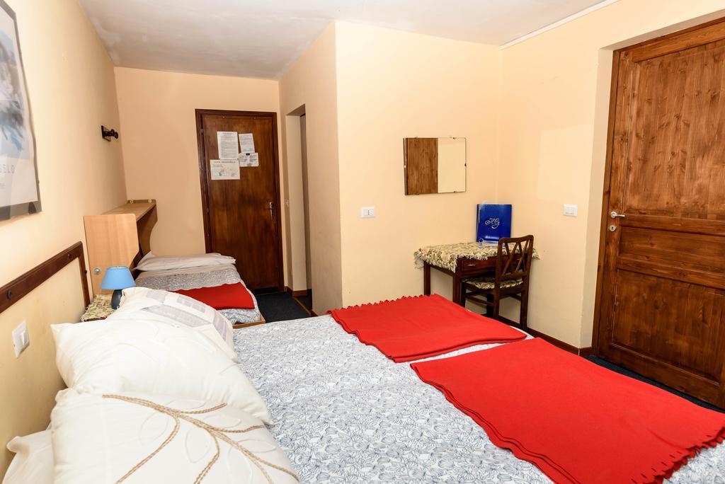 Hotel Genzianella Champoluc Bagian luar foto