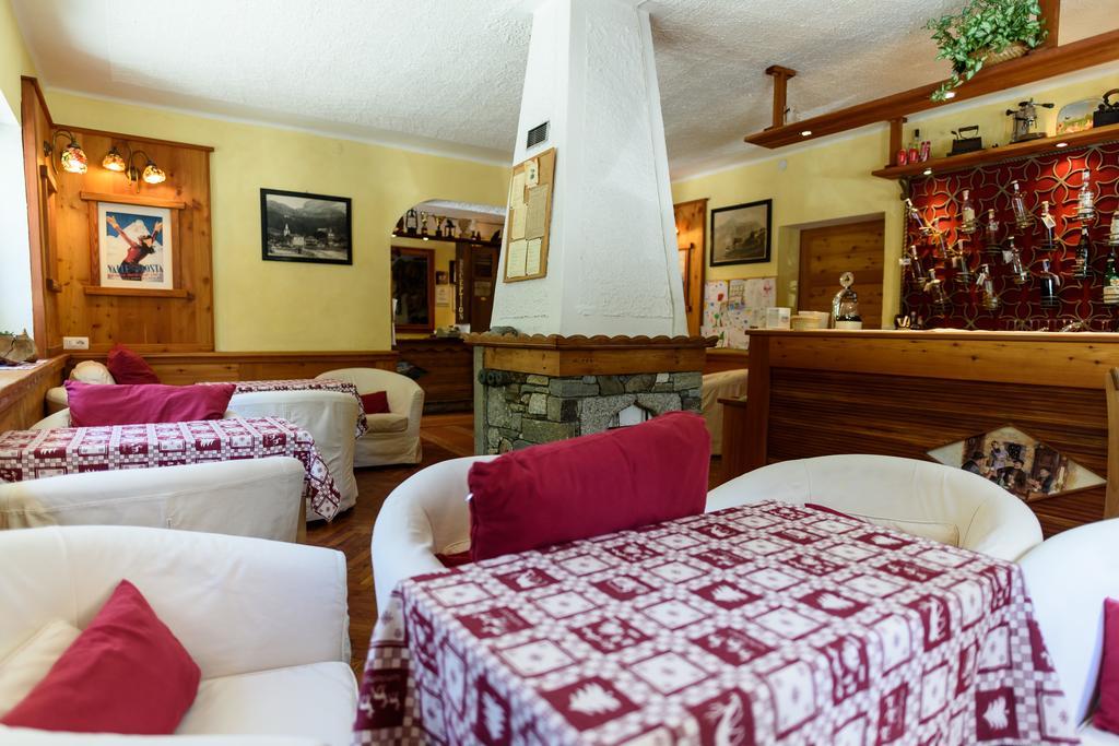 Hotel Genzianella Champoluc Bagian luar foto