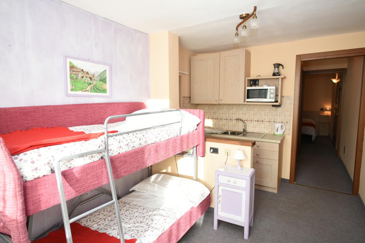 Hotel Genzianella Champoluc Bagian luar foto